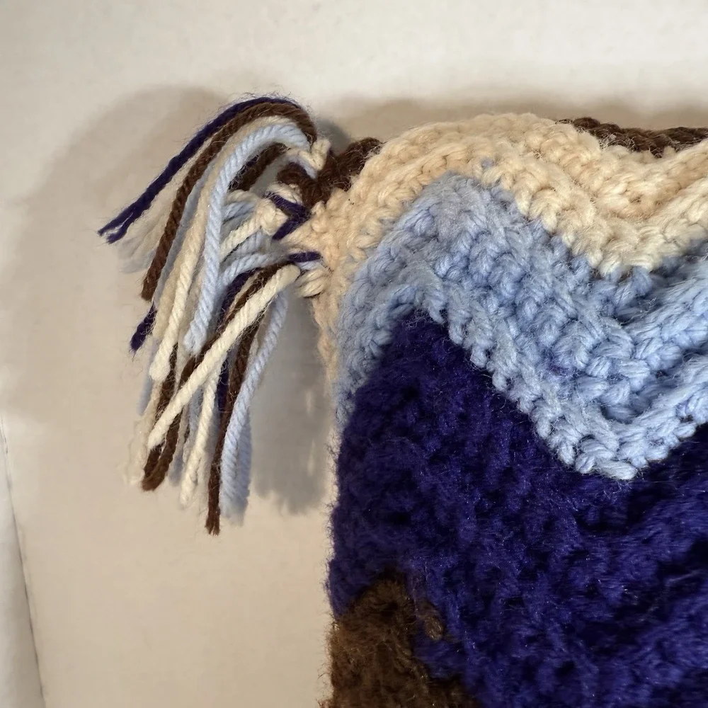 Vintage Granny Crochet Pillow MCM Retro Houndstooth Chevron W/ Fringe‎ 1970 Blue